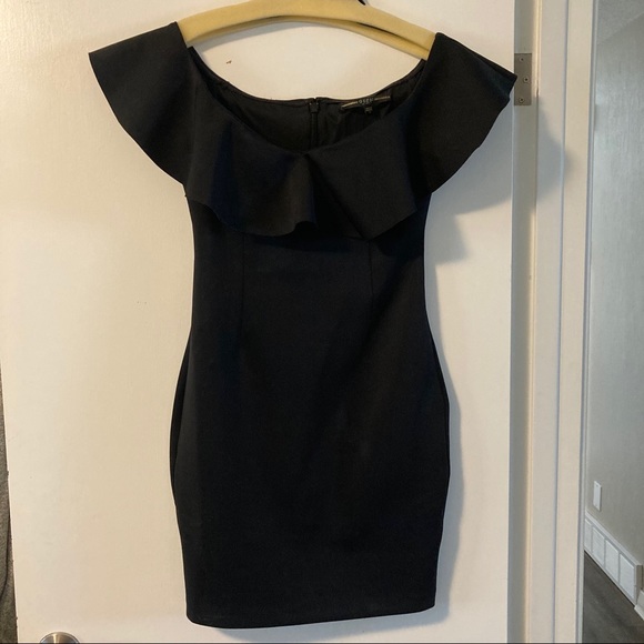 GUESS off the shoulder dress - Picture 1 of 1